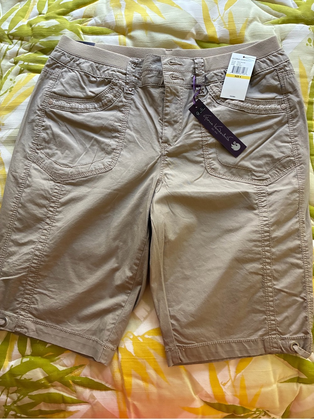 Gloria Vanderbilt women’s Casual Beige Cargo Shorts - Collection